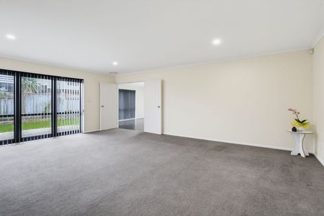 Photo of property in 72 Geneva Terrace, Kelvin Grove, Palmerston North, 4414
