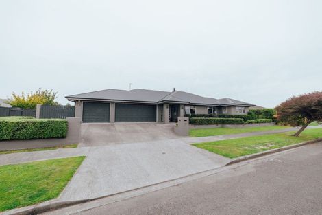 Photo of property in 12 Liberty Grove, Kelvin Grove, Palmerston North, 4414