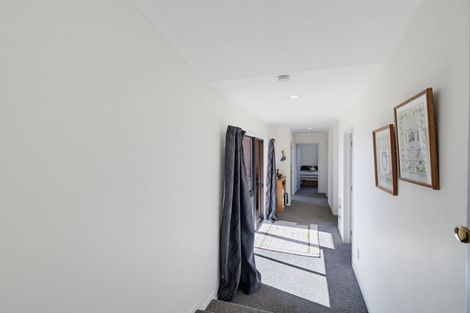 Photo of property in 35 Domain Road, Waipawa, 4210