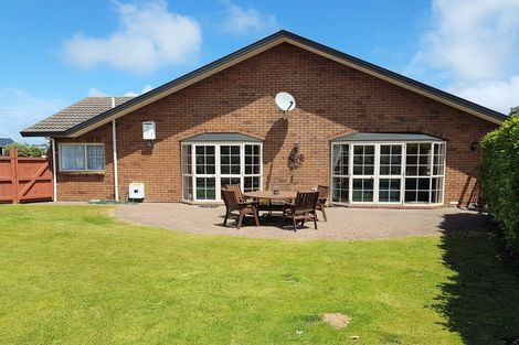 Photo of property in 25 Pohutukawa Drive, Opunake, 4616