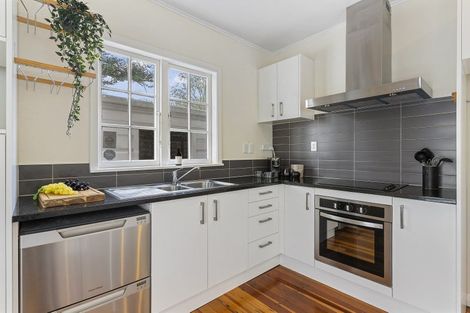 Photo of property in 36a Clayburn Road, Glen Eden, Auckland, 0602