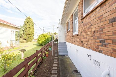 Photo of property in 2/52 Wallace Road, Papatoetoe, Auckland, 2025