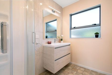 Photo of property in 3/73 Vintage Drive, Henderson, Auckland, 0612