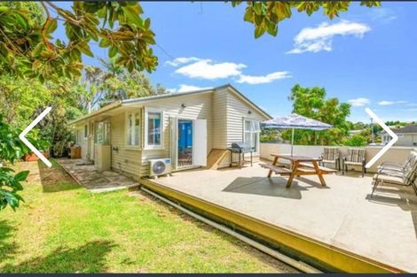 Photo of property in 42 Selwyn Crescent, Forrest Hill, Auckland, 0620
