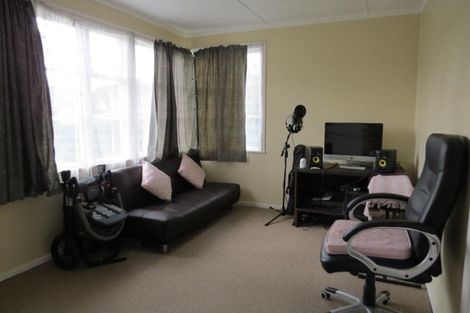 Photo of property in 18 Rata Street, Naenae, Lower Hutt, 5011