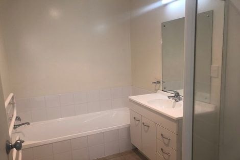 Photo of property in 7/3 Orwell Road, Greenhithe, Auckland, 0632