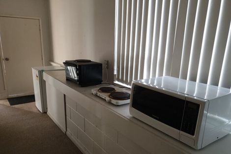 Photo of property in 16 Glenbervie Crescent, Massey, Auckland, 0614