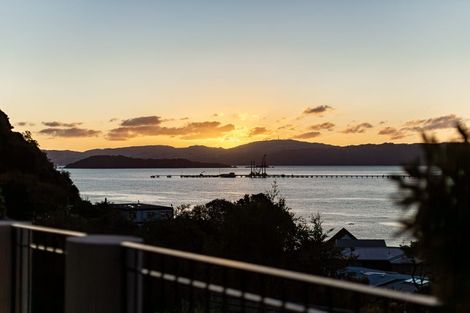 Photo of property in 52 Walter Road, Lowry Bay, Lower Hutt, 5013