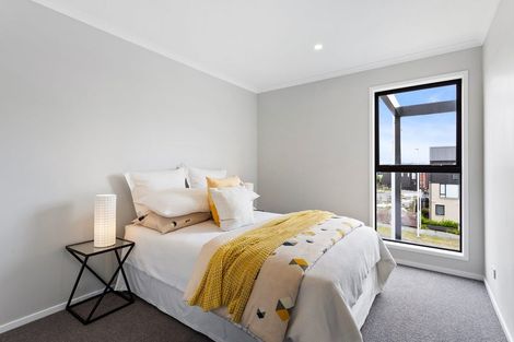 Photo of property in 2/1 Ko Roa Lane, Hobsonville, Auckland, 0616