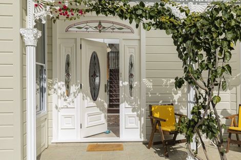 Photo of property in 43 Stanley Point Road, Stanley Point, Auckland, 0624