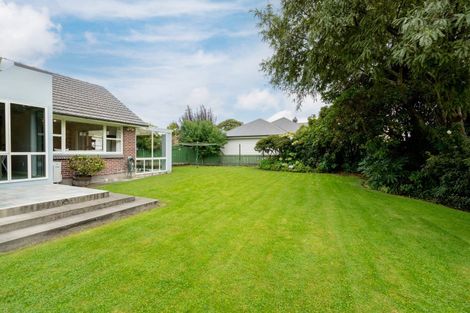 Photo of property in 57 Crofton Road, Harewood, Christchurch, 8051