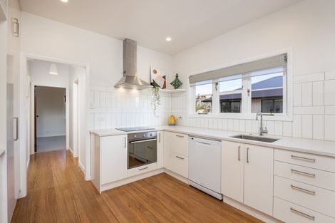 Photo of property in 5 Toutouwai Lane, Inglewood, 4330