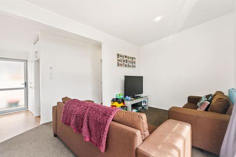 Photo of property in 337 Swanson Road, Ranui, Auckland, 0612