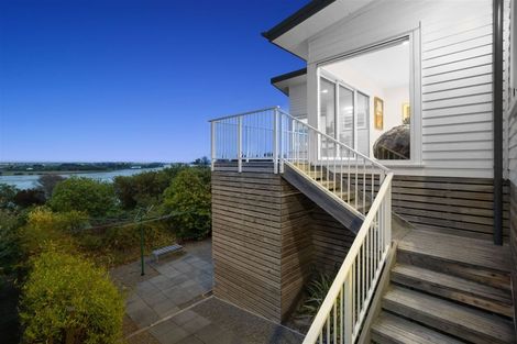 Photo of property in 43 Saint Andrews Hill Road, Mount Pleasant, Christchurch, 8081