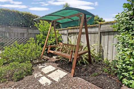 Photo of property in 8a Hauraki Crescent, Pinehill, Auckland, 0632