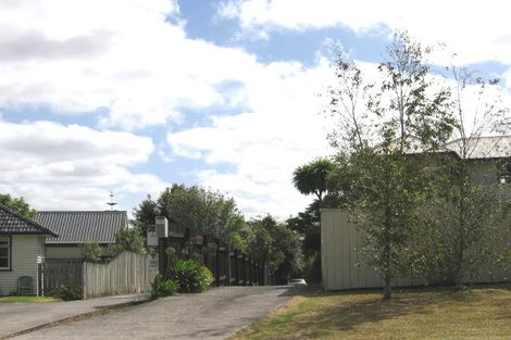 Photo of property in 254 East Coast Road, Forrest Hill, Auckland, 0620