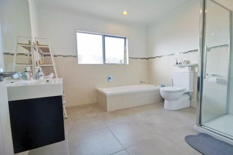 Photo of property in 5 Laurel Oak Drive, Schnapper Rock, Auckland, 0632