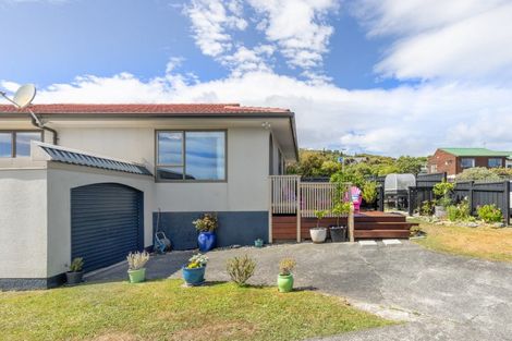 Photo of property in 1/39 Kinloch Place, Papakowhai, Porirua, 5024