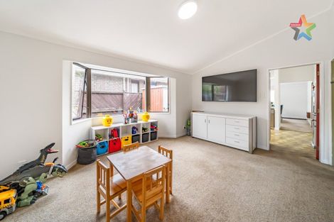 Photo of property in 19 Mcenroe Grove, Naenae, Lower Hutt, 5011