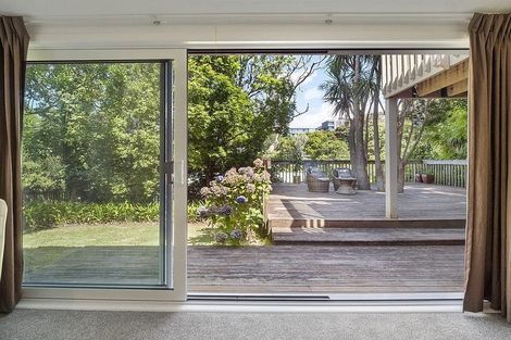 Photo of property in 2/24 Mariposa Crescent, Birkenhead, Auckland, 0626