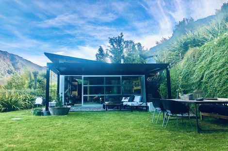 Photo of property in 2 Arthurs Track, Arthurs Point, Queenstown, 9371