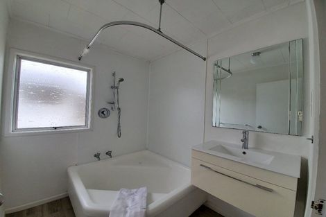 Photo of property in 1/802 East Coast Road, Oteha, Auckland, 0630