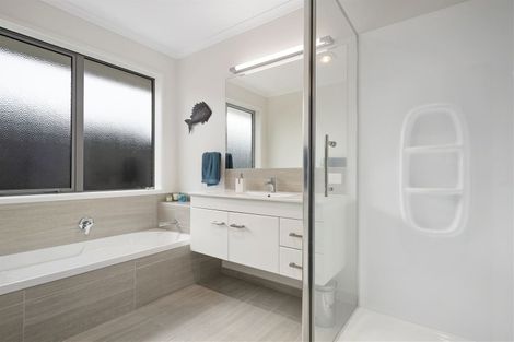 Photo of property in 31 Leet Crescent, Papamoa Beach, Papamoa, 3118