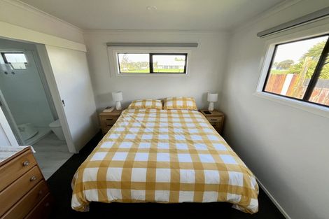 Photo of property in 8 Roseneath Place, Birkdale, Auckland, 0626