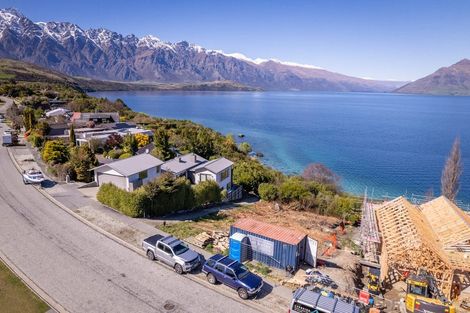 Photo of property in 64 Cedar Drive, Kelvin Heights, Queenstown, 9300