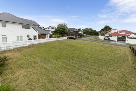 Photo of property in 18 Countess Close, Maupuia, Wellington, 6022