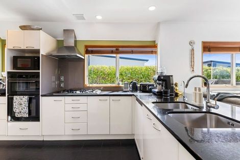 Photo of property in 1/28 Beulah Avenue, Rothesay Bay, Auckland, 0630