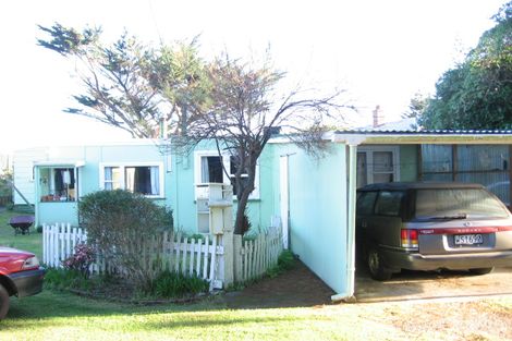 Photo of property in 17 Kapiti Lane, Otaki Beach, Otaki, 5512