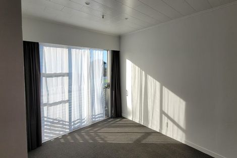 Photo of property in 76b Eliot Street, New Plymouth, 4310