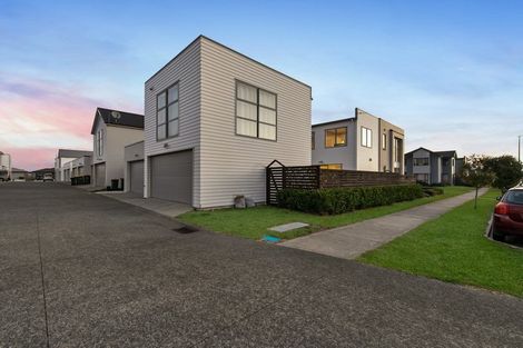 Photo of property in 49 Hollowout Street, Takanini, 2112