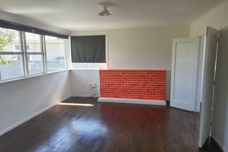 Photo of property in 120 Gloucester Road, Manurewa, Auckland, 2102