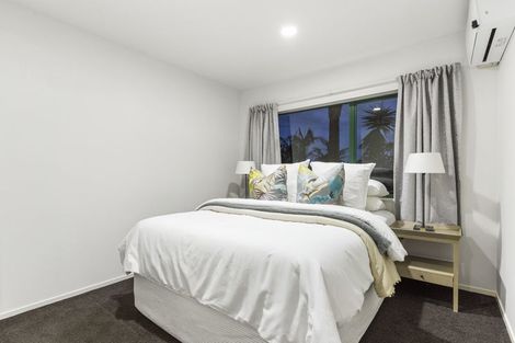 Photo of property in 5 Baulcomb Parade, Windsor Park, Auckland, 0632