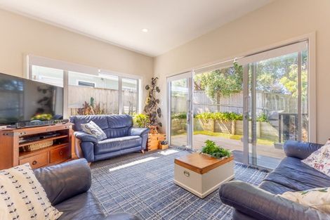 Photo of property in 21a Avion Terrace, Raumati Beach, Paraparaumu, 5032