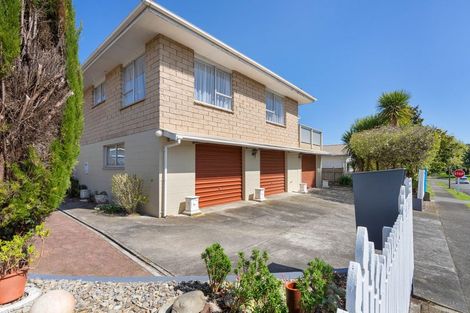 Photo of property in 2 Dee Street, Levin, 5510