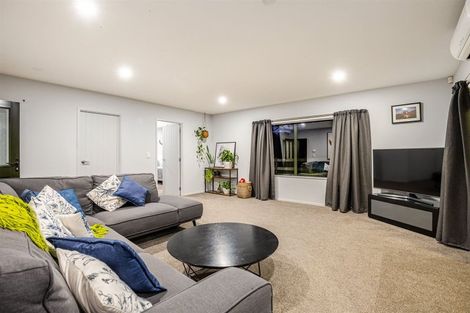Photo of property in 68 South Kensington Way, Henderson, Auckland, 0612