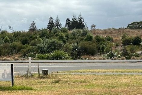 Photo of property in 51 Mutetai Road, Clarks Beach, 2122