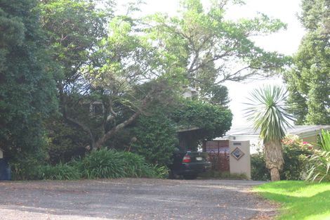 Photo of property in 6 Otitori Bay Road, Titirangi, Auckland, 0604