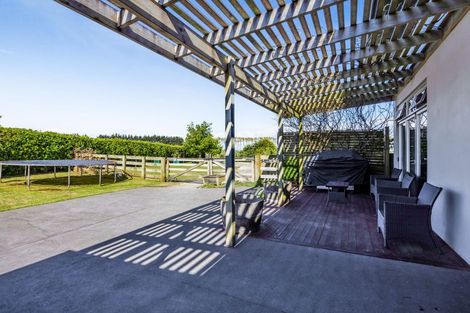 Photo of property in 5674 Mountain Road, Normanby, Hawera, 4673