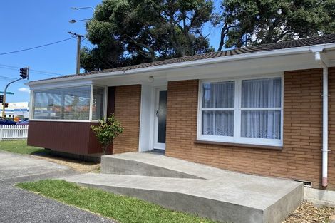 Photo of property in 1/760 Beach Road, Browns Bay, Auckland, 0630