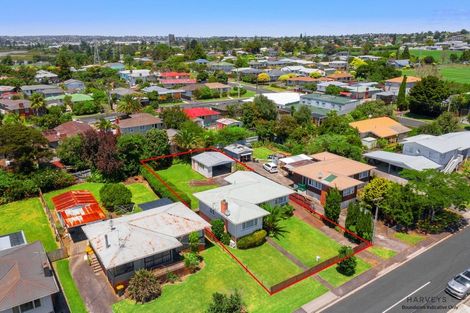 Photo of property in 5 Cobham Crescent, Kelston, Auckland, 0602