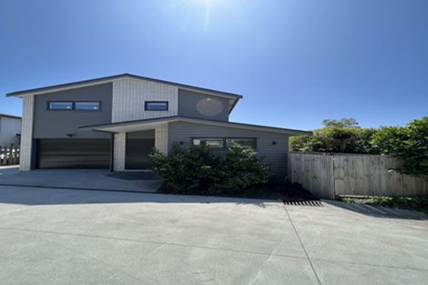 Photo of property in 9a Kaweka Street, New Lynn, Auckland, 0600