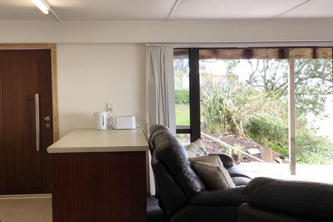 Photo of property in 8 Lawson Way, Weymouth, Auckland, 2103
