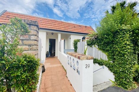 Photo of property in 1/39 Anglesea Street, Freemans Bay, Auckland, 1011