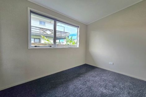 Photo of property in 5 Clayburn Road, Glen Eden, Auckland, 0602