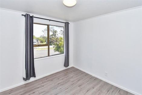 Photo of property in 10 Massine Place, Randwick Park, Auckland, 2105
