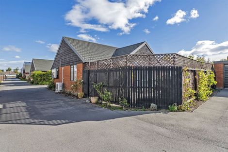 Photo of property in 3/118a Sawyers Arms Road, Northcote, Christchurch, 8052